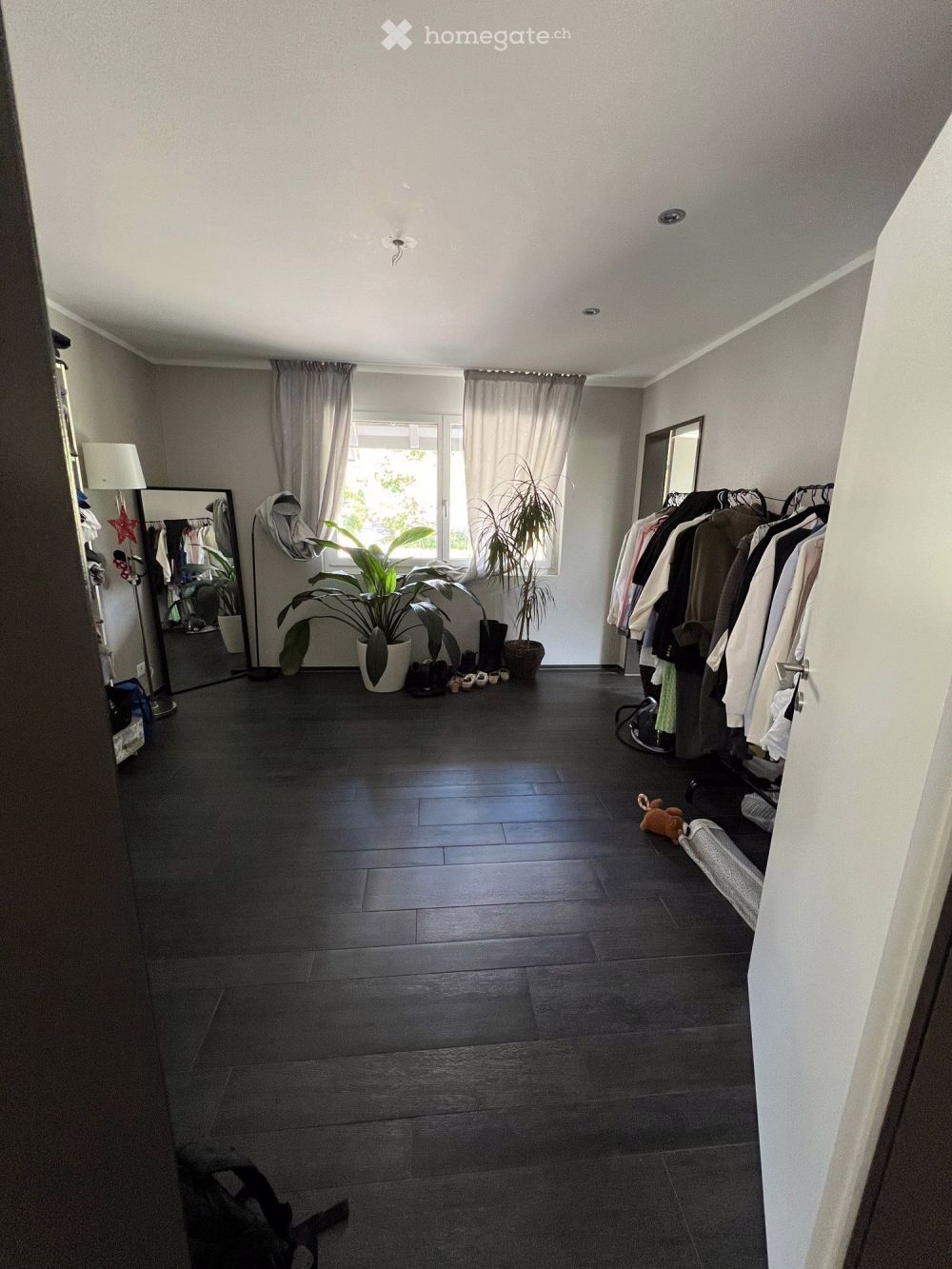 Moderne 4.5-Zimmer-Wohnung mit Balkon in Naenikon - Bild 9