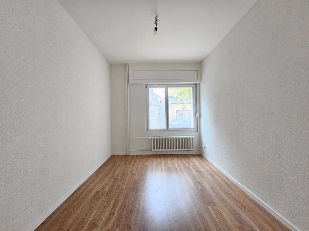 Neu renoviert und moderne 3.5 ZWG mit Seeblick perfekt für Paare oder Kleinfamilien - Bild 7