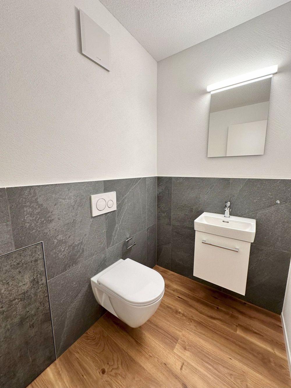 Schöne, grosse Dachwohnung mit Seesicht - Bild 8
