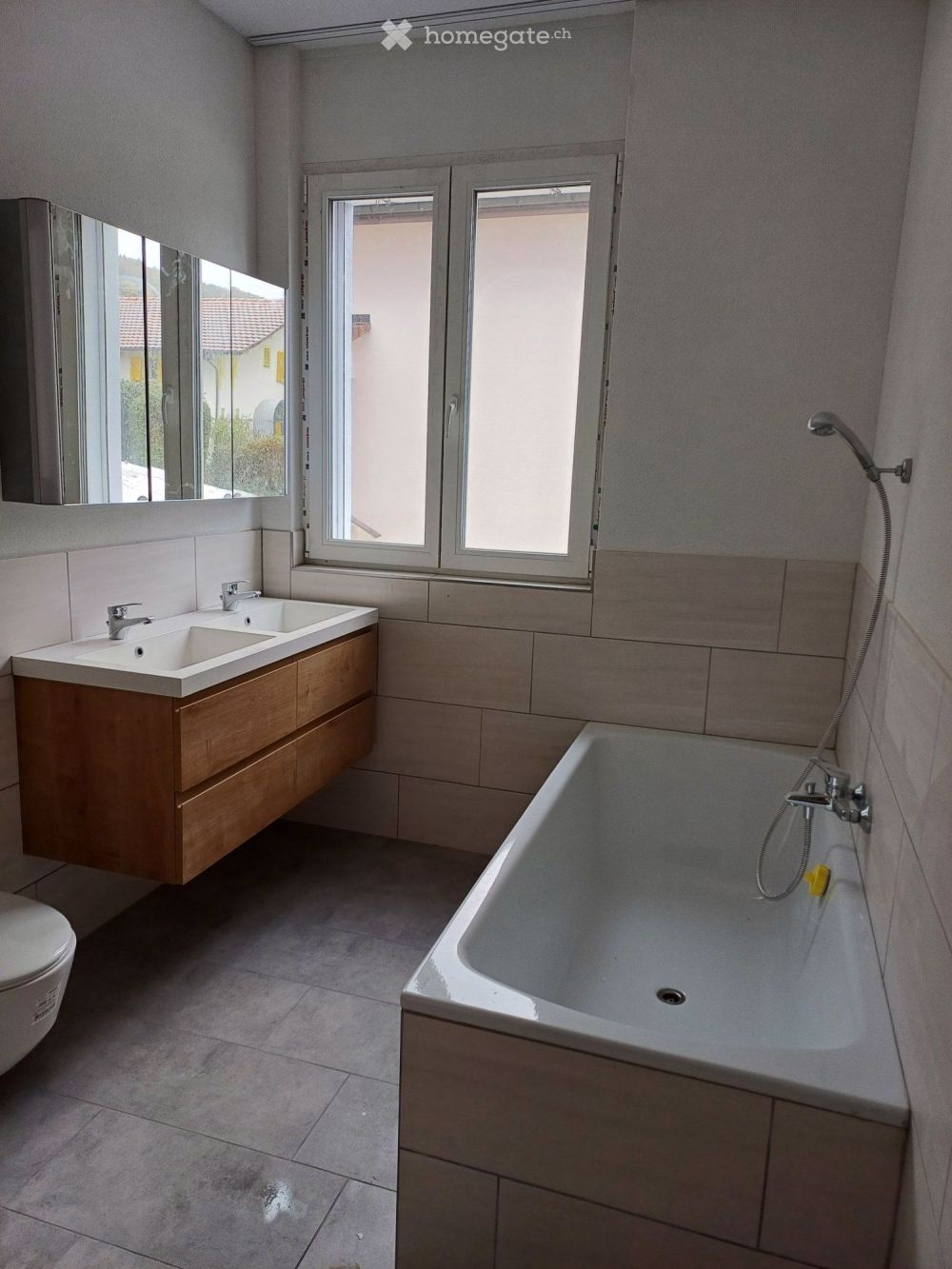 4,5 Familienwohnung mit Hobbyraum / Keller - Bild 2