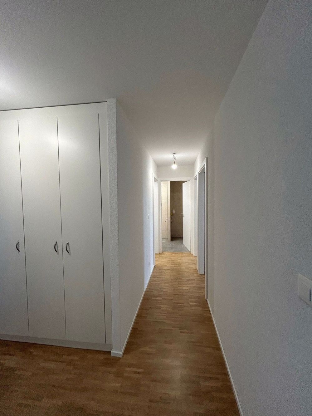 Wunderschöne 3.5-Zimmer-Wohnung, komplett neu, im 1. Stock - Objekt Nr. 8 - Route de Saint-Denis 3 - Senarclens - Bild 7