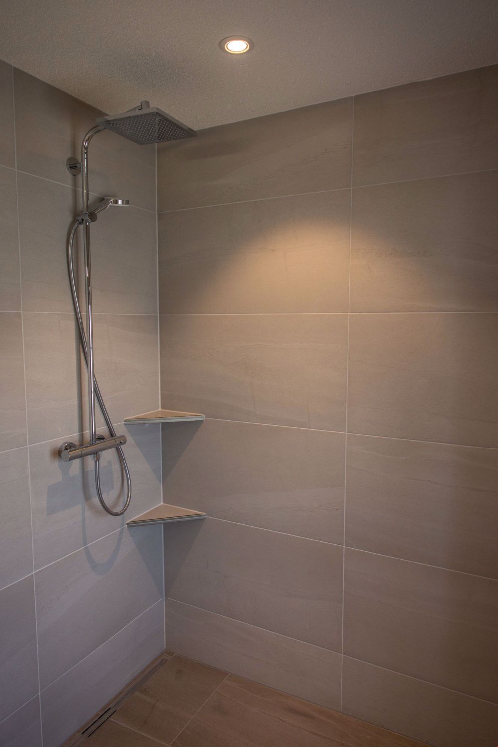 NEUWERTIGES 4.5-ZIMMER-WOHNUNG MIT 105m2 IN COURTEDOUX - Bild 4