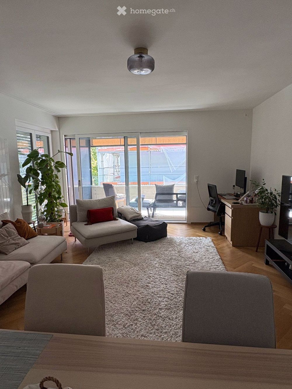 Moderne 2.5-Zimmer-Wohnung mit Balkon in Wollishofen - Bild 1