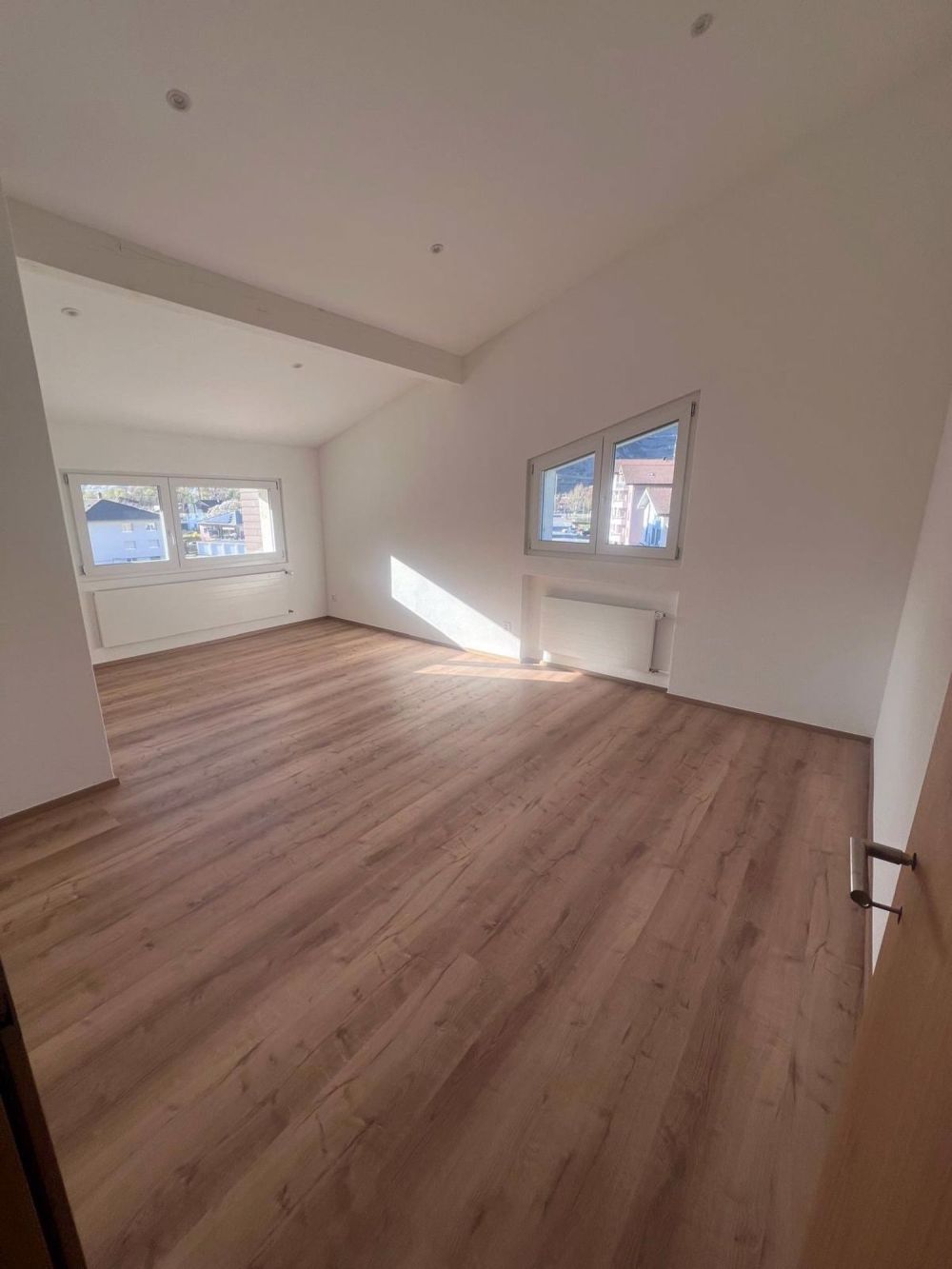 4.5 Zimmerwohnung - Erstbezug nach Renovation - Bild 1