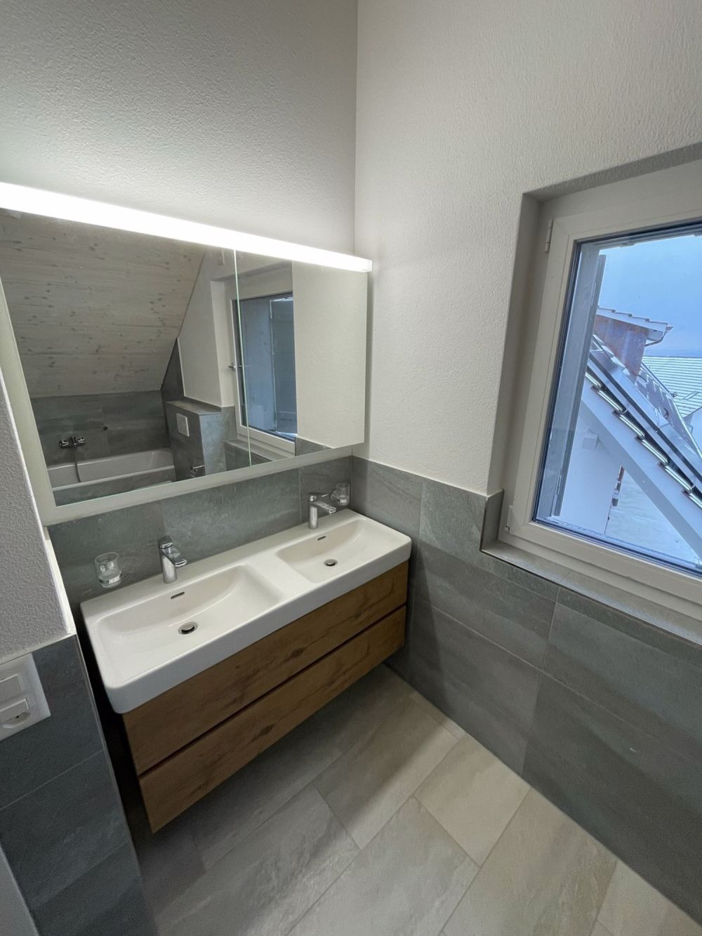 Neubau Einfamilienhaus mit Dorfcharme - Badezimmer
