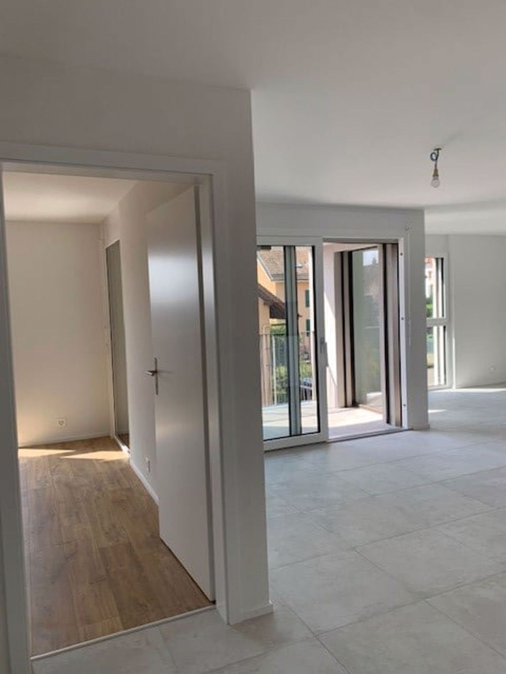 Sehr helles 2,5-Zimmer-Appartement 63 m2, Neubau, Südausrichtung, Loggia und Parkplatz - Bild 6