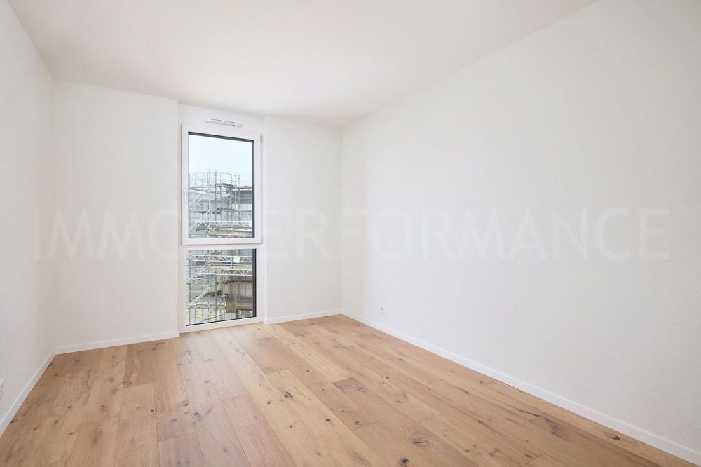 Bel attique 4.5 pièces neuf à 2 pas du centre-ville - Bild 10
