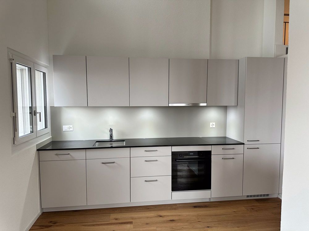 Kernsaniert 2024 - neuwertige moderne 2.5-Zimmer-Maisonette-Dachwohnungen mit Galerie - Bild 3