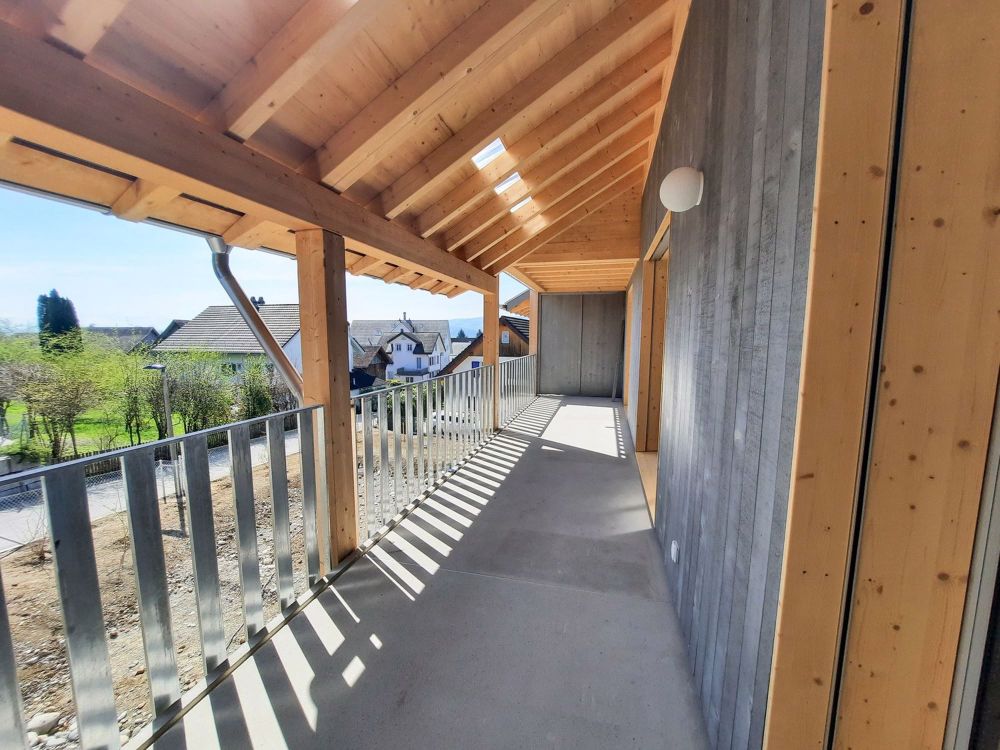 Individuelle Mietwohnungen mit Laubengang und sonnigem Balkon (EG, OG) und Dachwohnungen mit Loggia - Bild 5