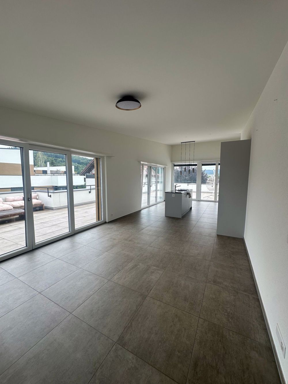 Modernes Wohnen über den Dächern – Attika mit 96 m² Terrasse - Bild 3