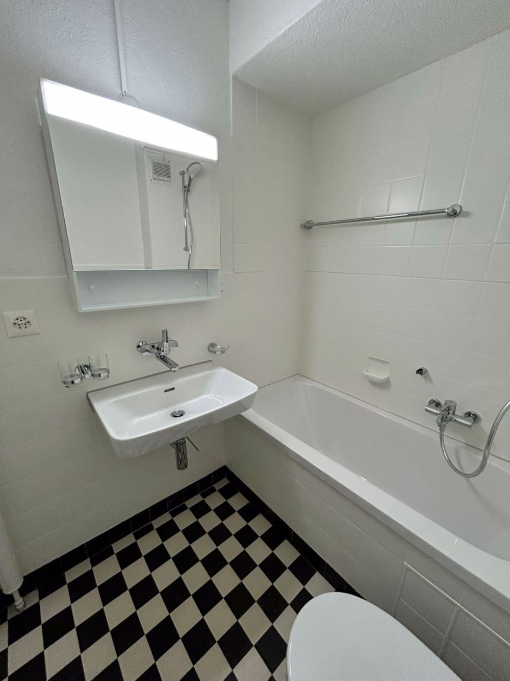 Schöne 1-Zimmer-Wohnung in Basel mit Neubau-Charakter - Bild 4