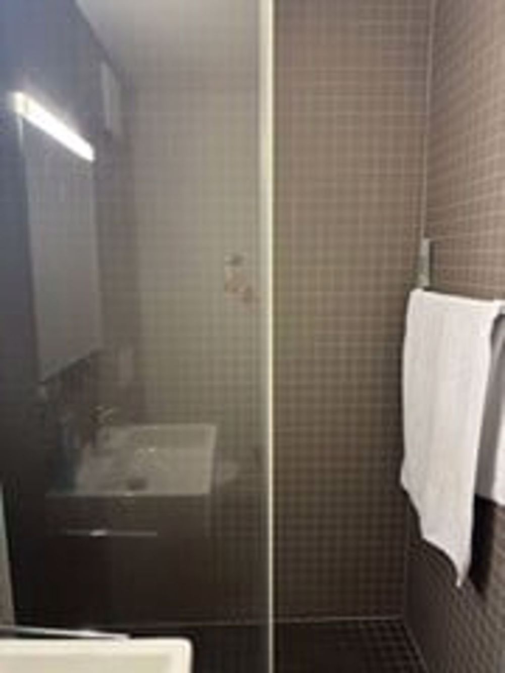 Modern 3.5-room apartment in new building with balcony in Zug - Bild 10