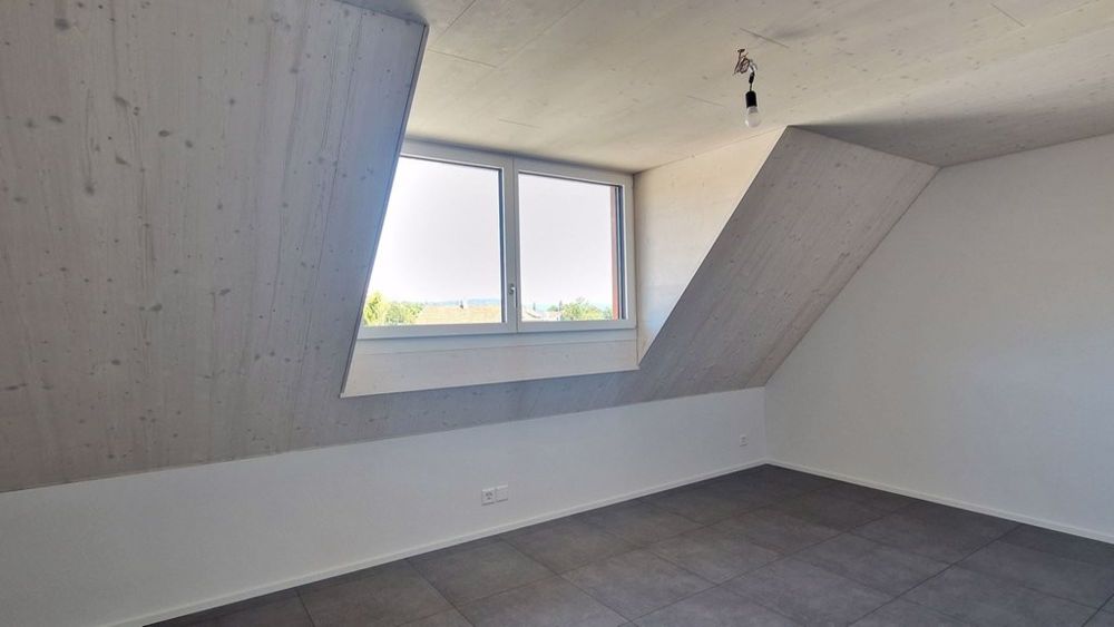ERSTVERMIETUNG - 3.5-Zi.-Wohnung mit Galerie und eigener Waschküche - Zimmer 1