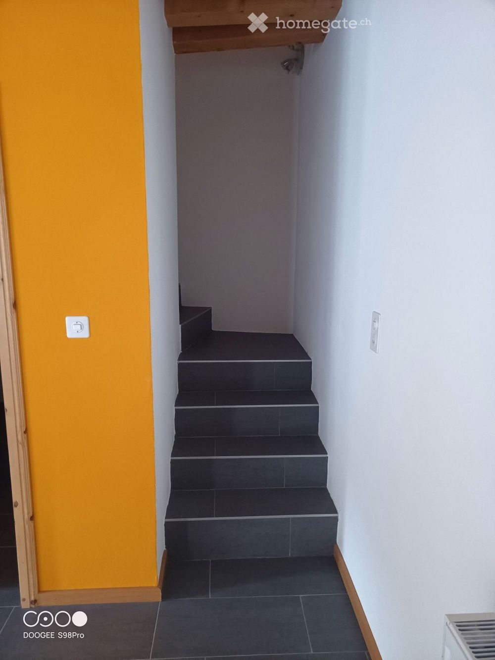 Charmante maison de 110m2 sur deux étages à louer à Niouc avec vue panoramique - Bild 5