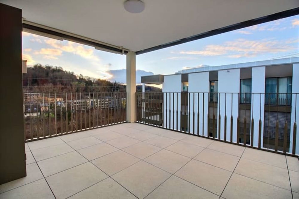 5.5 pièces neuf au dernier étage ! - Balcon