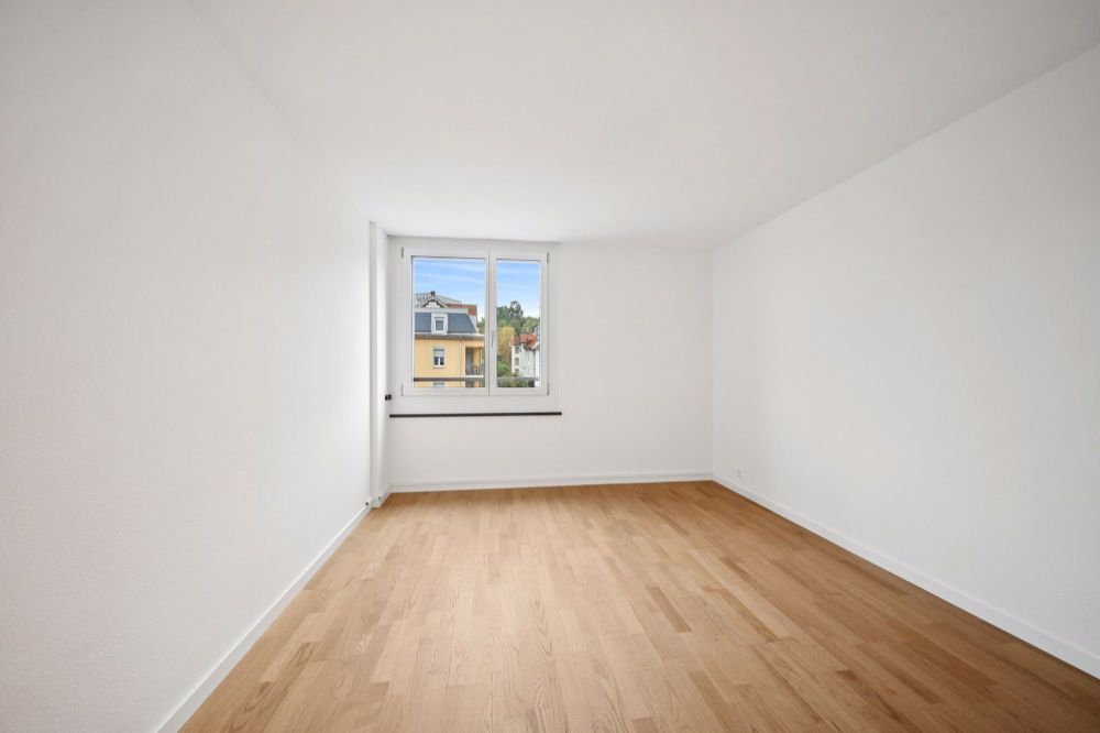 Erstvermietung nach Sanierung 3-ZiWhg in der Nähe der Fachhochschule und Umzugsgutschein - Schlafzimmer
