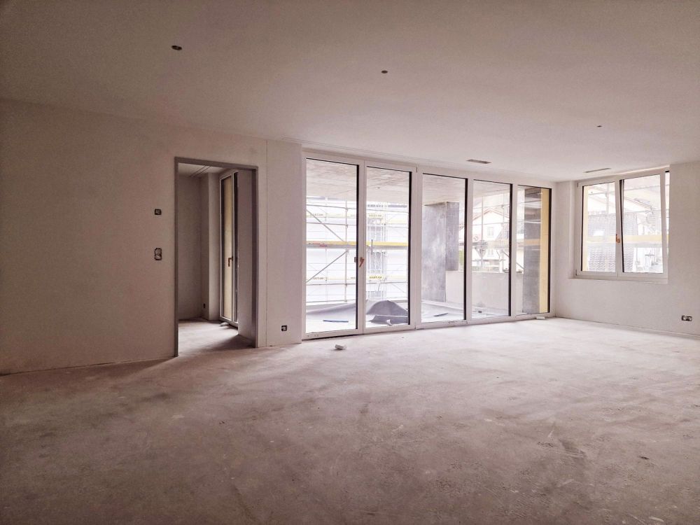 Moderne 2.5-Zimmer-Wohnung in Glarus - Neubau mit Balkon - Bild 3