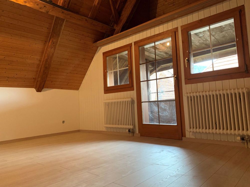 Helle Dachwohnung im sanierten Stöckli – ideal für Einzelperson oder Paar - Bild 3