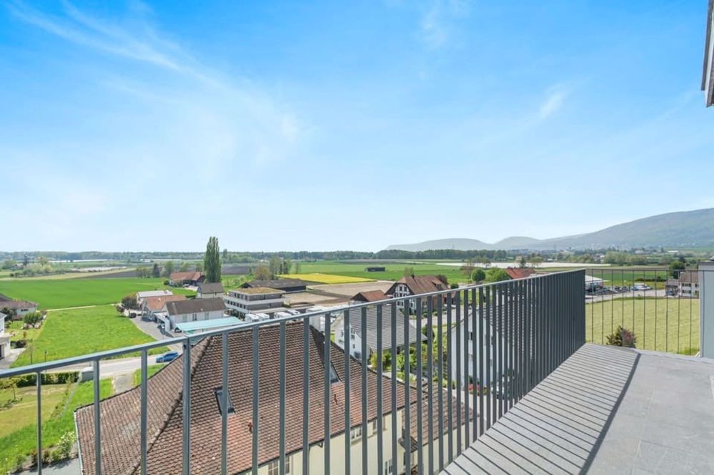 Großes 5.5-Zimmer-Neubau mit atemberaubendem Blick in Gampelen - Bild 3