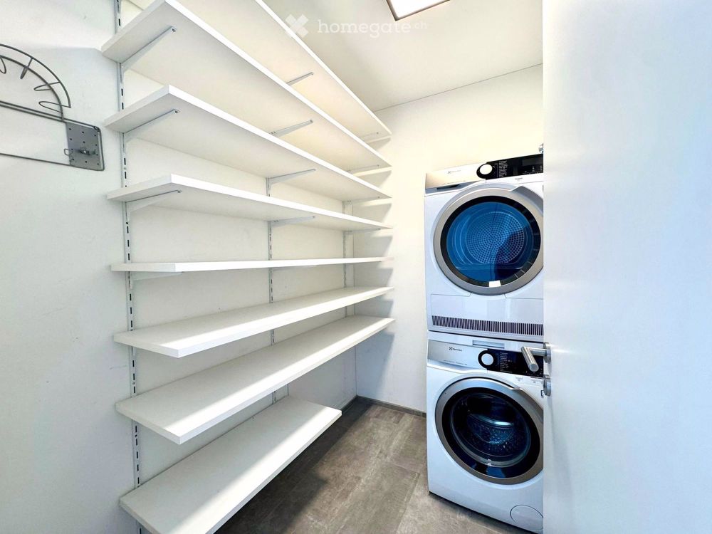 Moderne 4.5-Zimmer-Dachwohnung mit Panoramablick in Uitikon - Bild 9