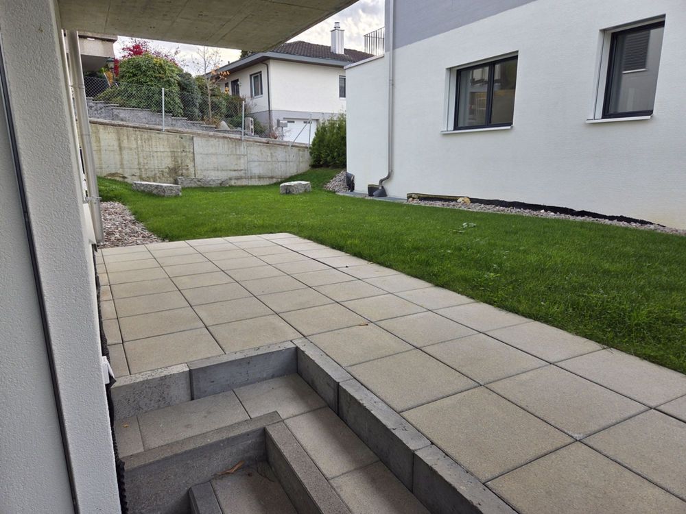 Geräumige Wohnung mit Sitzplatz - Bild 7