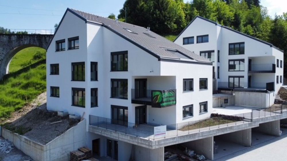 Moderne 5-Zimmer-Wohnung in ruhiger Lage von Bauma - Bild 1