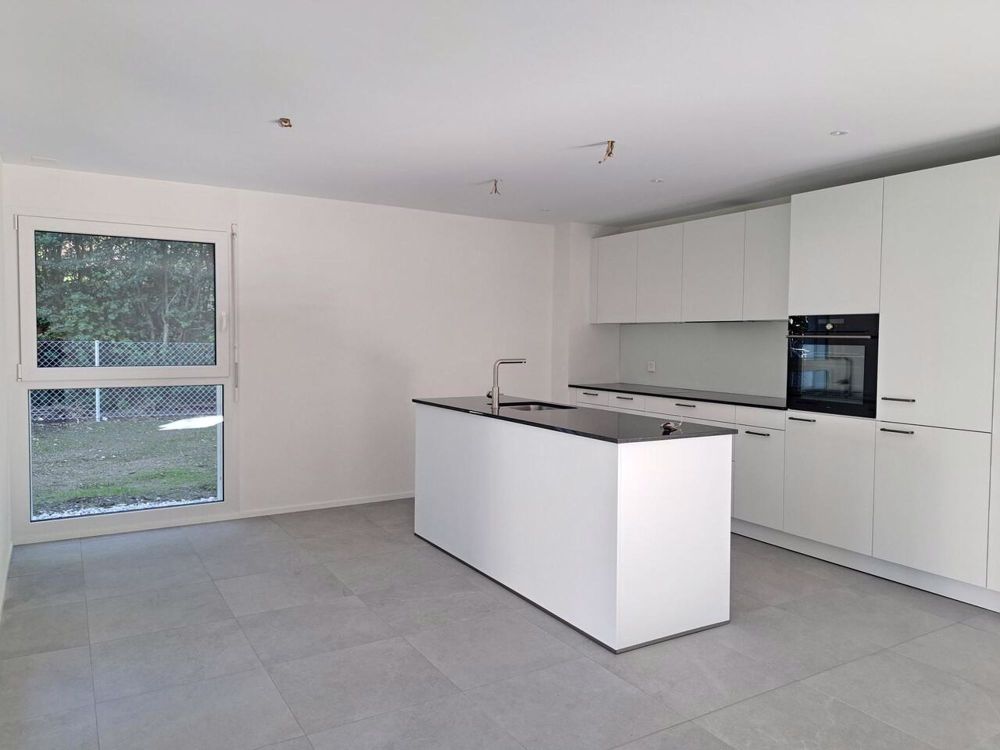 Luxuriöse 4.5-Zimmer-Wohnung neu mit 124 m2, Terrasse und Garten - Bild 1