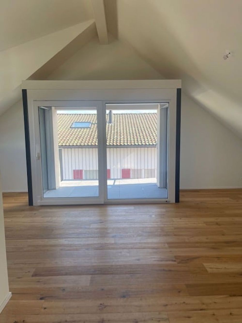 Moderne 4.5-Zimmer-Dachwohnung mit herrlicher Aussicht in Hermetschwil-Staffeln - Bild 6