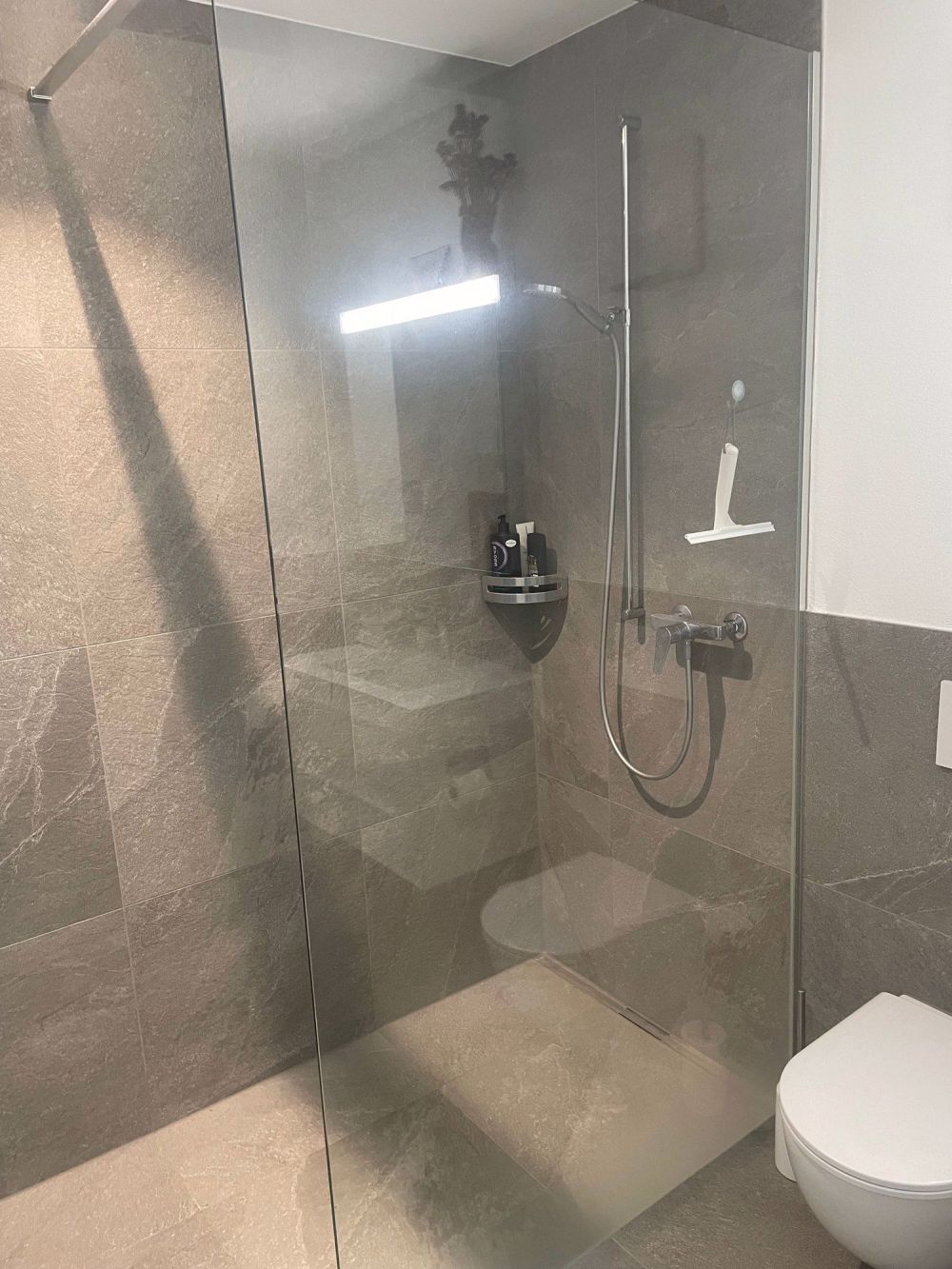 Schöne Wohnung in Neubau zu vermieten - Bild 4