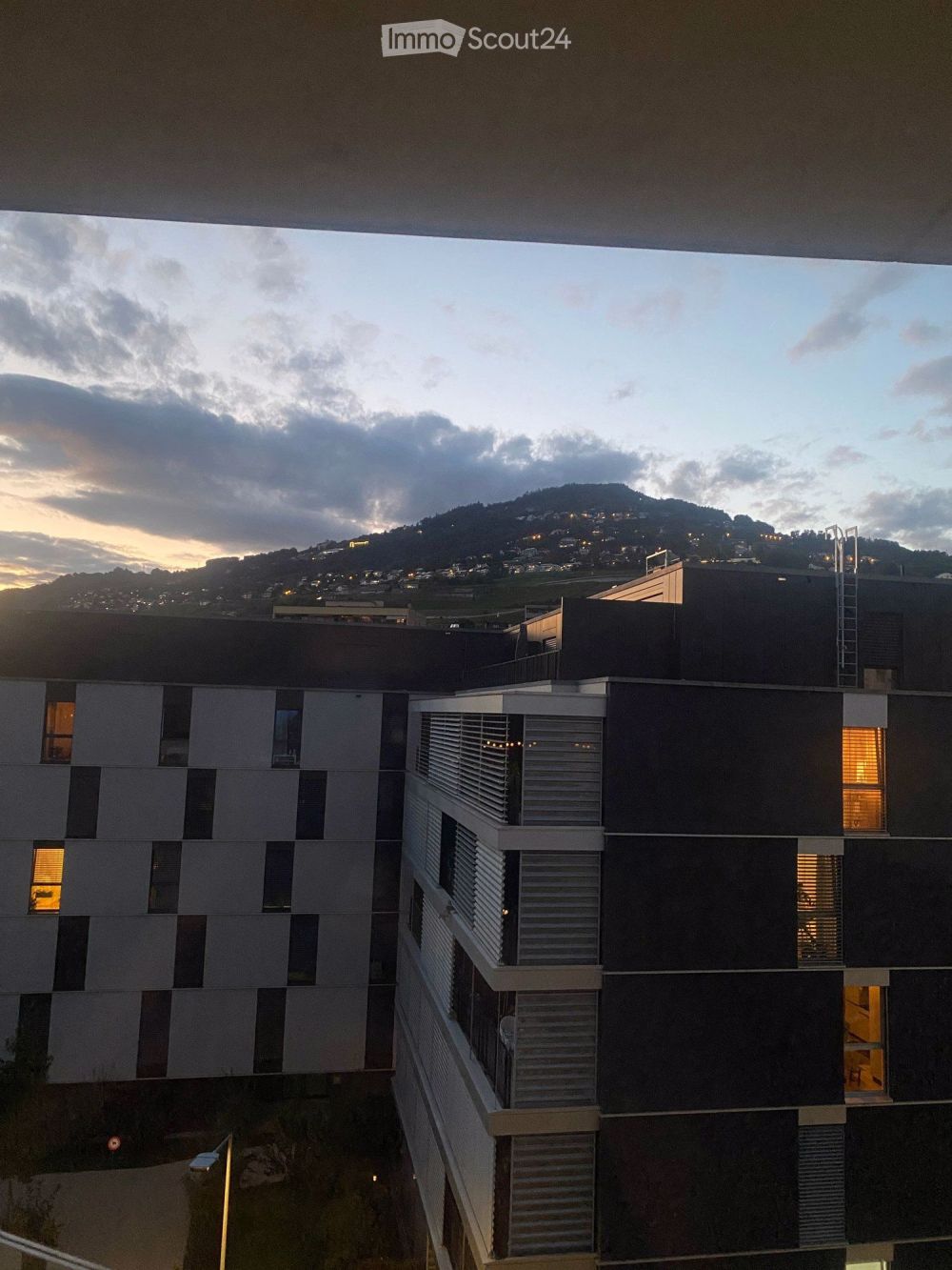 Moderne 2-Zimmer-Wohnung mit Balkon und Panoramablick auf den Mont Pèlerin und den See - Bild 3