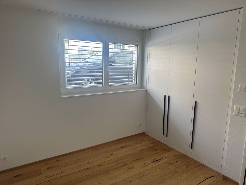 Moderne 3.5-Zimmer-Wohnung mit sonnigem Gartenplatz in Siebnen-Wangen - Bild 4