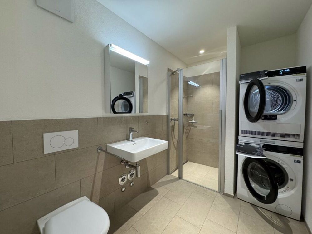 moderne Wohnung mit Blick ins Grüne - Dusche