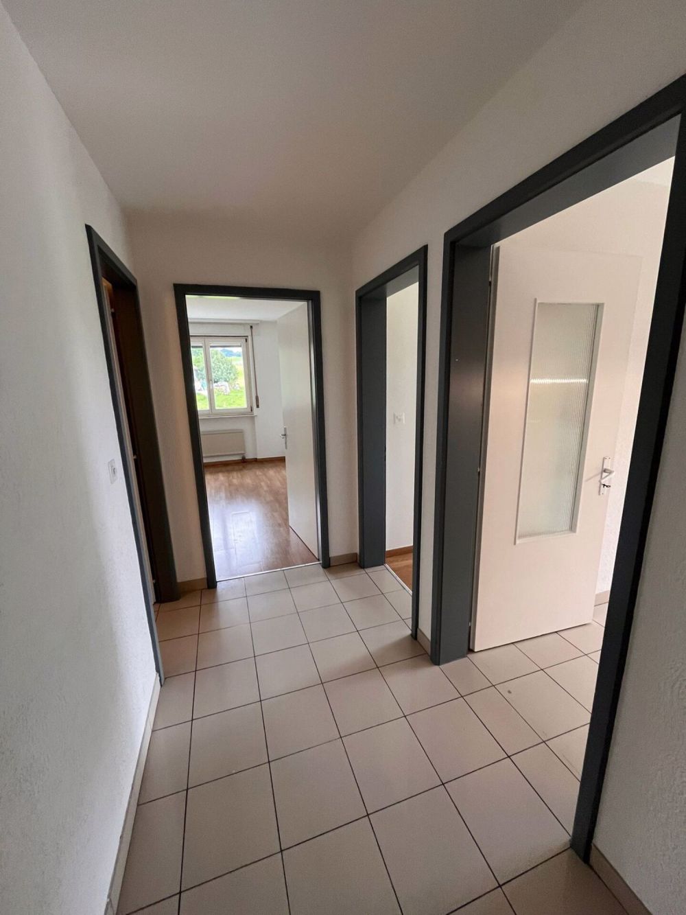 Spacieux 4.5 pièces à louer dans un cadre paisible et verdoyant à Villaraboud | dreamo.ch - Bild 3