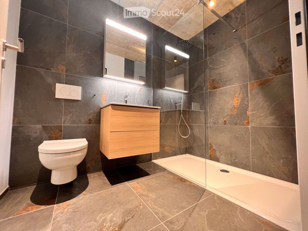 Hübsches, voll möbliertes Wohnun in ruhiger Lage, verfügbar - Bild 1