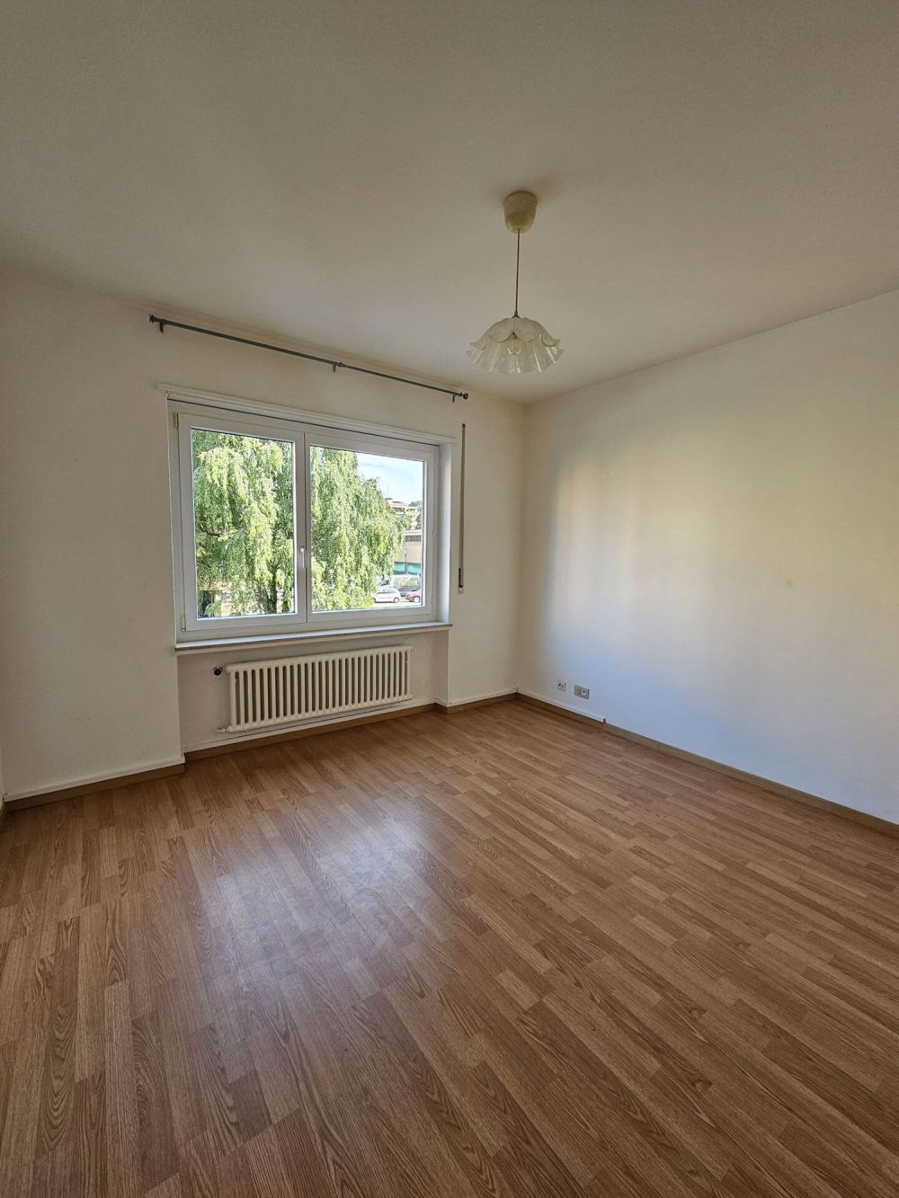 2.5 locali con balcone in posizione strategica - Bild 3
