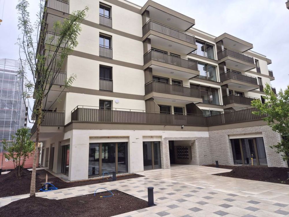 Appartement neuf de 2.5 pièces au 1er étage pour senior avec 2 balcons - Bild 8