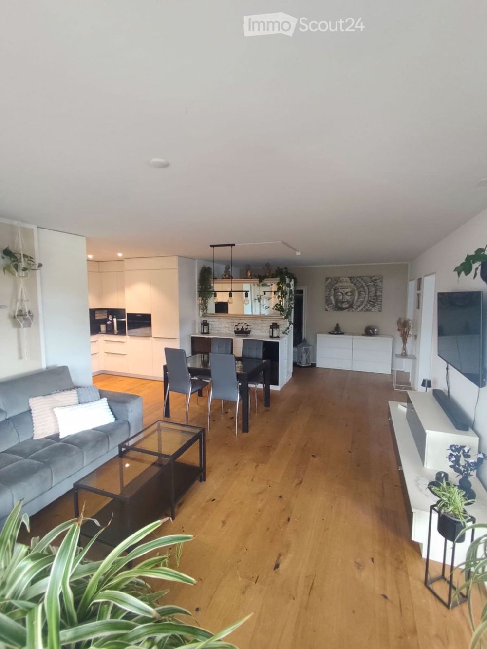 Moderne 3.5-Zimmer-Wohnung mit Balkon und schoener Aussicht in Bauma - Bild 3