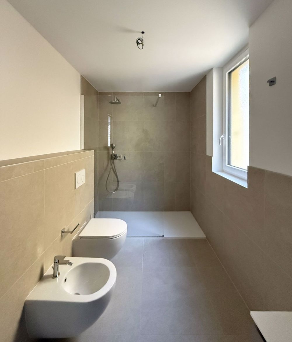 Neue und geräumige 4.5-Zimmer-Wohnung in Cadro - Bild 4