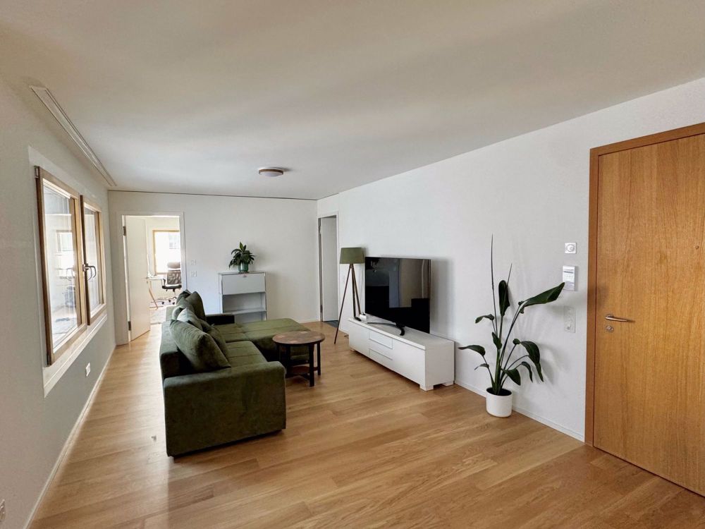 BEFRISTET: 01.12.2025 bis 28.02.2025: moderne 2.5-Zimmer-Wohnung mit Balkon in Zürich-Altstetten - Bild 2