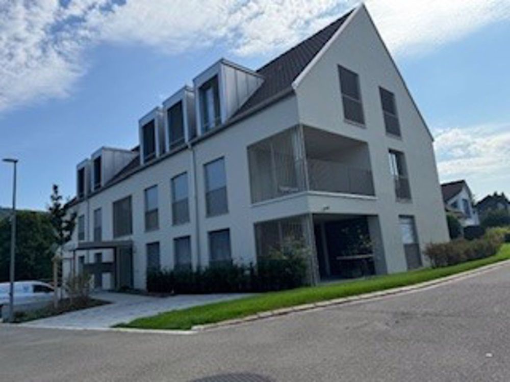 Moderne 1.5-Zimmerwohnung in Niederweningen - Bild 1