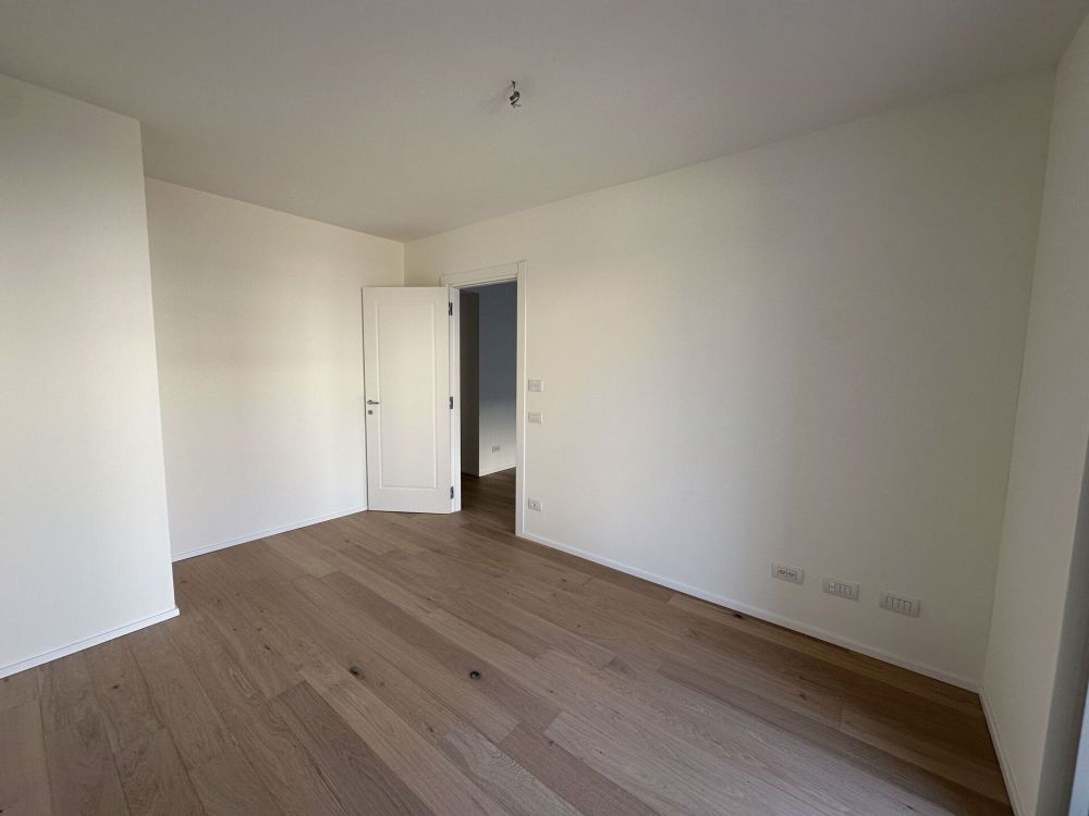 Prima Locazione - Appartamento con Giardino Privato in Ottima Posizione - Bild 3