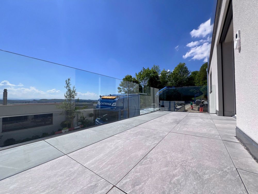 105 m2 3.5-Zimmerwohnung mit Terrasse und Balkon - Bild 2