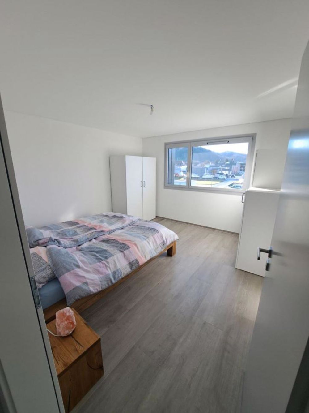 Cheyres Wohnung mit 3 1/2 Zimmern und großem Balkon mit Seeblick - Bild 6