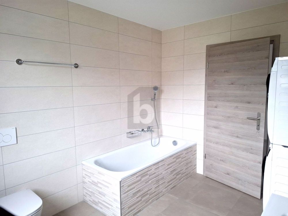 NEU, GERÄUMIG UND MODERN - Bild 4