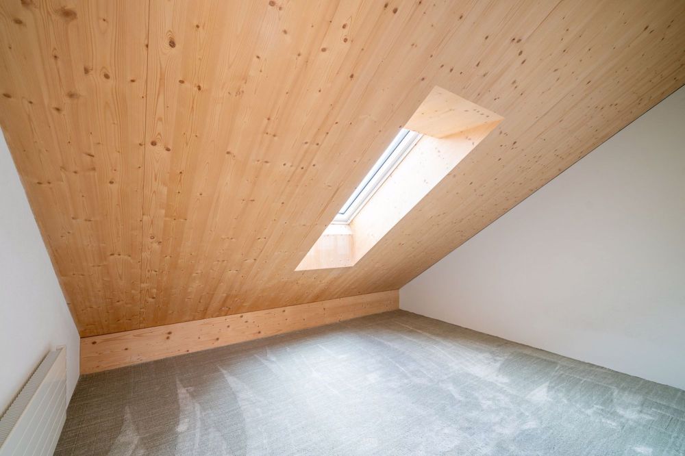 4.5 Zimmer-Maisonettewohnung mit viel Holz - Wohnoase in Einsiedeln - Bild 12
