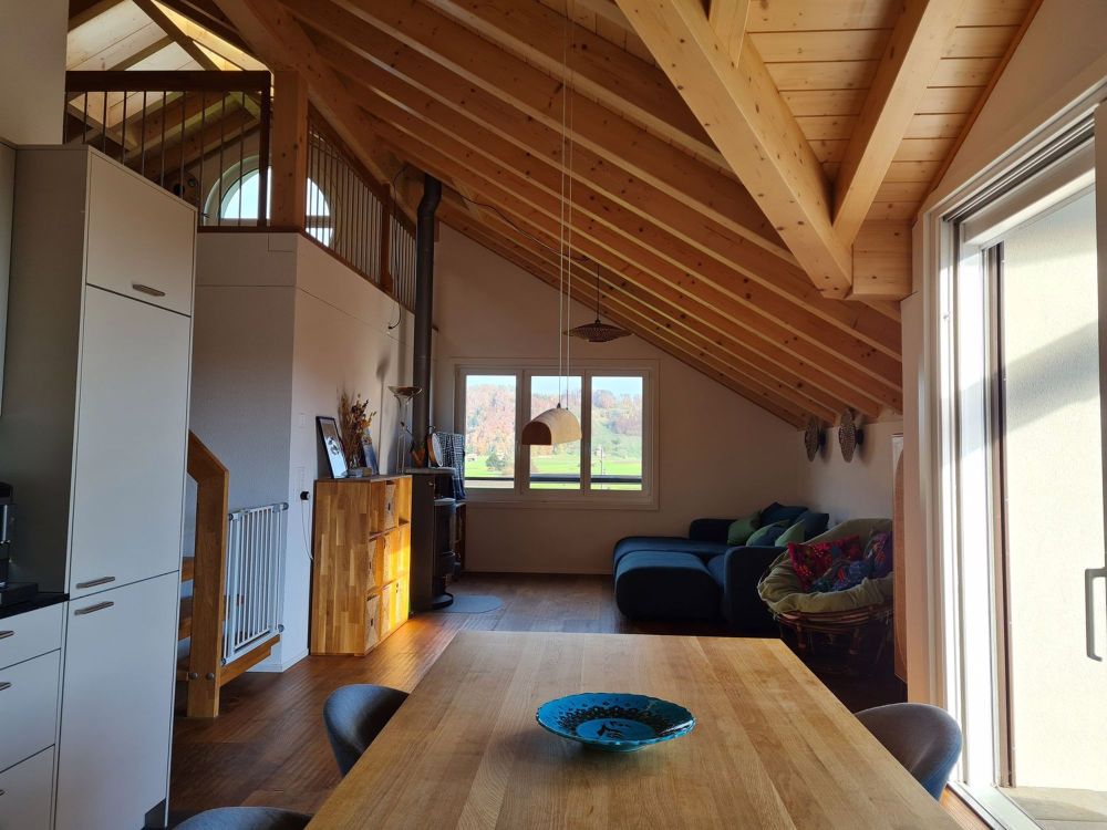 4.5-Zimmer-Maisonette-Wohnung mit traumhafter Bergsicht - Bild 10