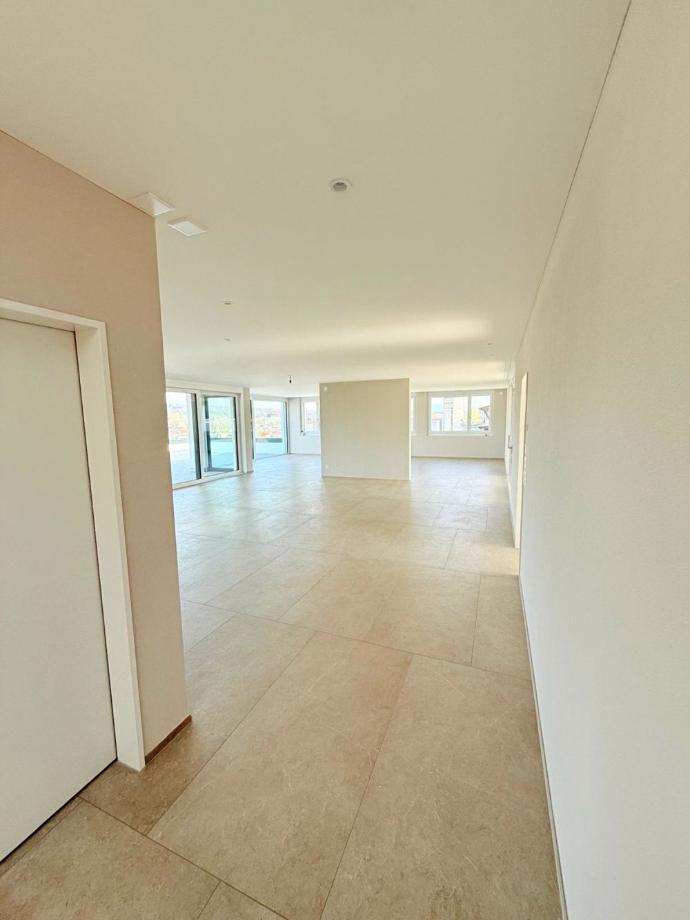 Exklusive 6.5-Zimmer-Attikawohnung in Bremgarten AG – Wohnen und Arbeiten vereint - Bild 8