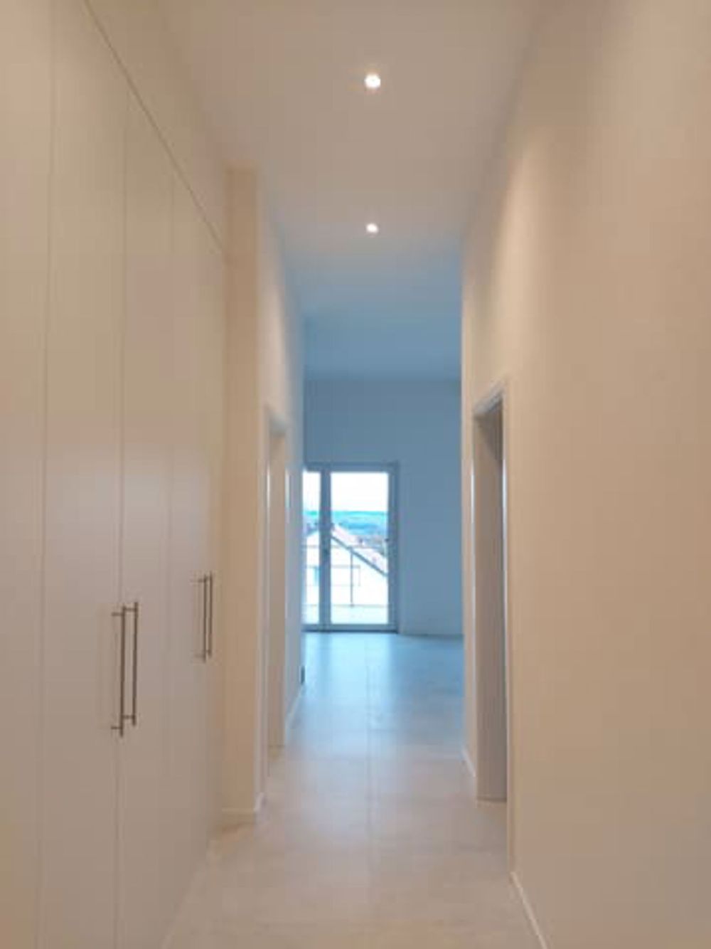 Magnifique appartement neuf de 2,5 pièces dans les combles. - Bild 1