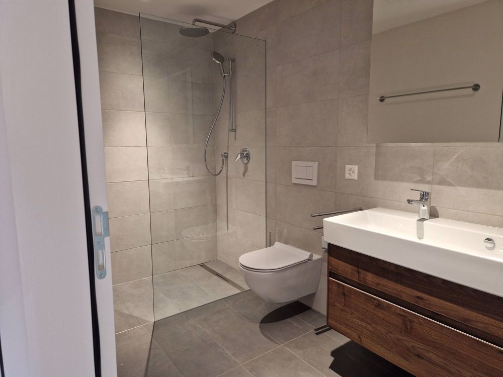 Moderne 4.5-Zimmer-Wohnung mit Panoramablick in Cham - Bild 3