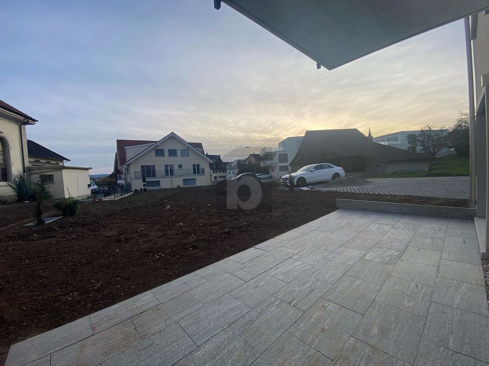 HOCHWERTIGER NEUBAU MIT SONNIGER TERRASSE! - Bild 1